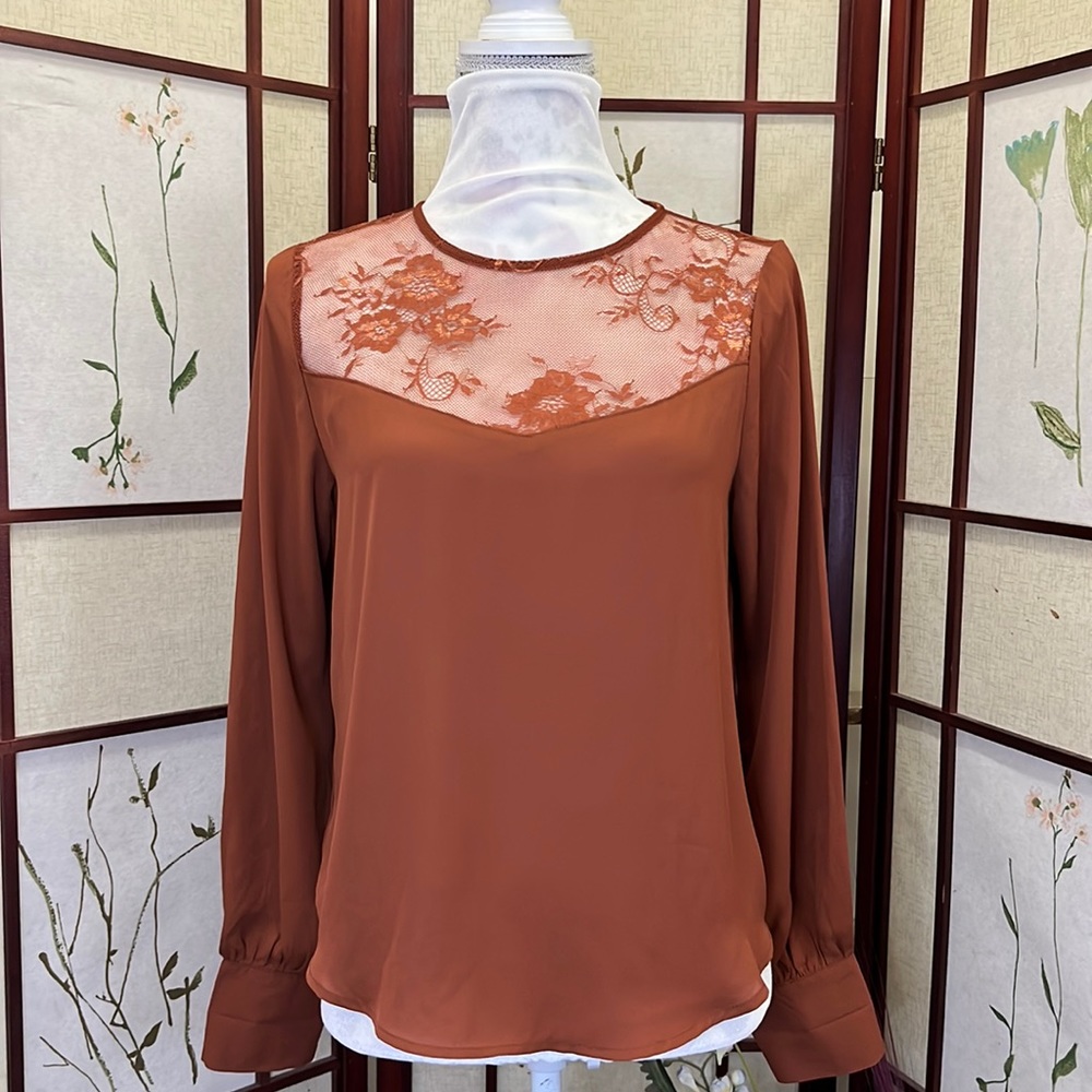 Elegant A’GACI brown lace blouse 🍂
